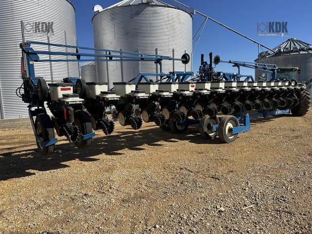 Image of Kinze 3600 equipment image 1
