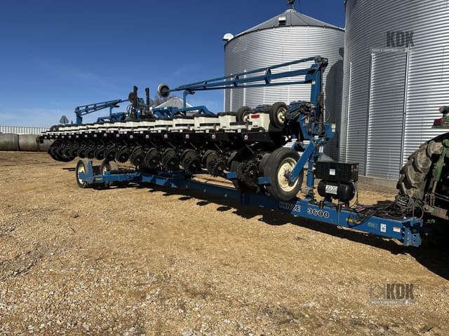 Image of Kinze 3600 equipment image 2