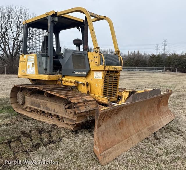 Image of Komatsu D31PX-21 equipment image 2