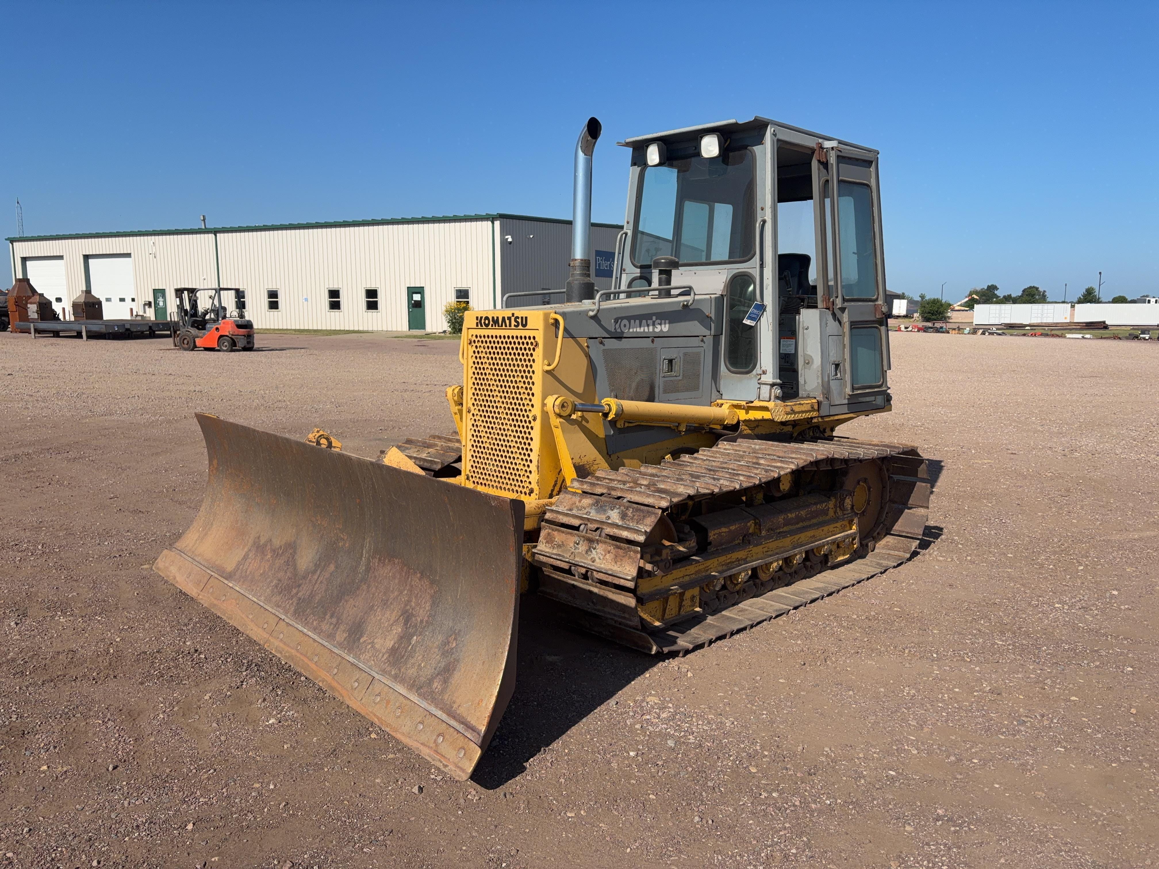 2002 Komatsu D38P Equipment Image0