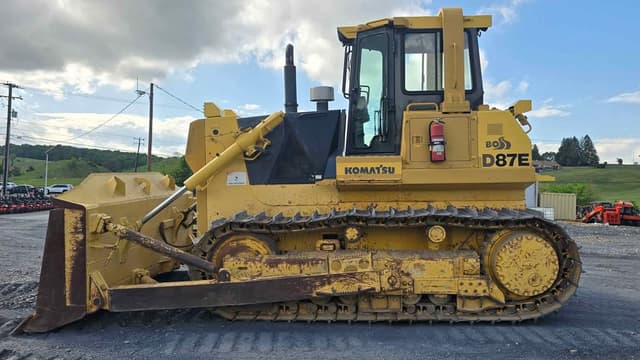 Image of Komatsu D87E equipment image 2