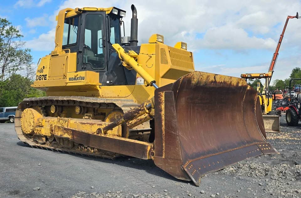 Image of Komatsu D87E Primary image