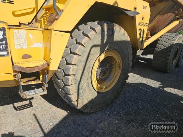 Image of Komatsu HM300-2 equipment image 1