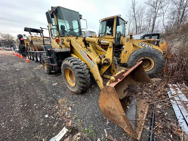 Image of Komatsu WA250-3 equipment image 3