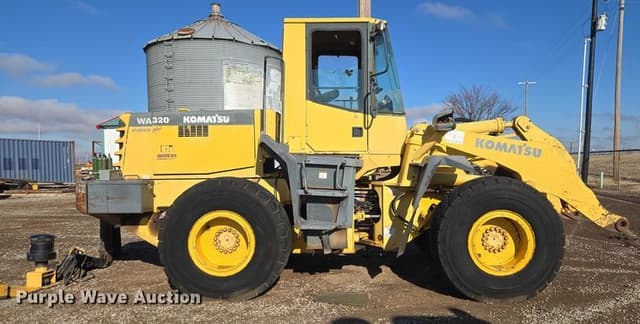 Image of Komatsu WA320 equipment image 3