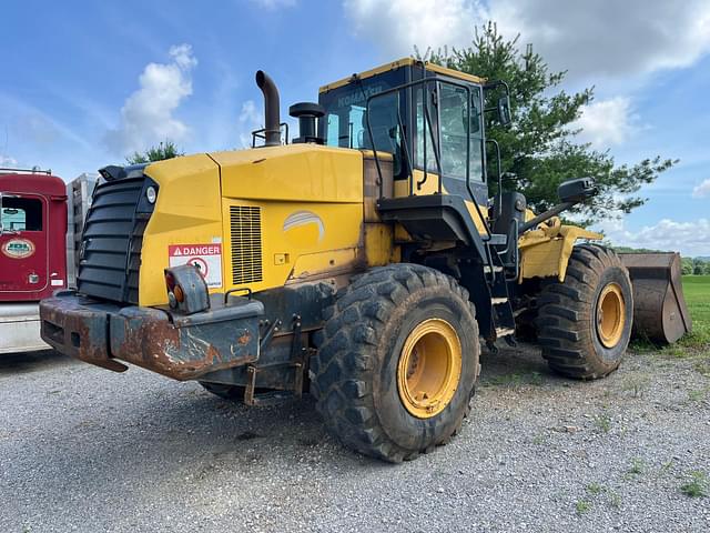 Image of Komatsu WA380 equipment image 4