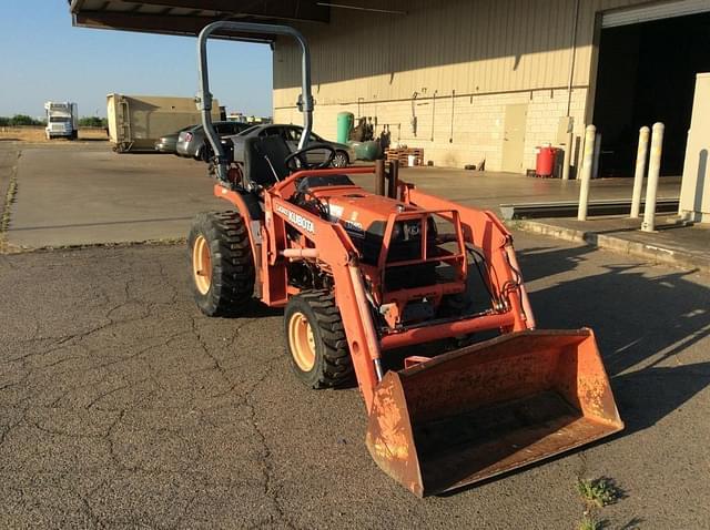 Image of Kubota B7500 equipment image 2