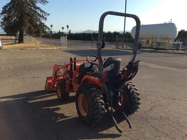 Image of Kubota B7500 equipment image 4