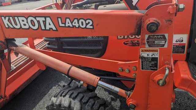 Image of Kubota B7800HSD equipment image 4