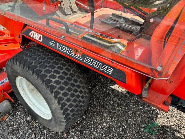 Image of Kubota F2000 equipment image 4