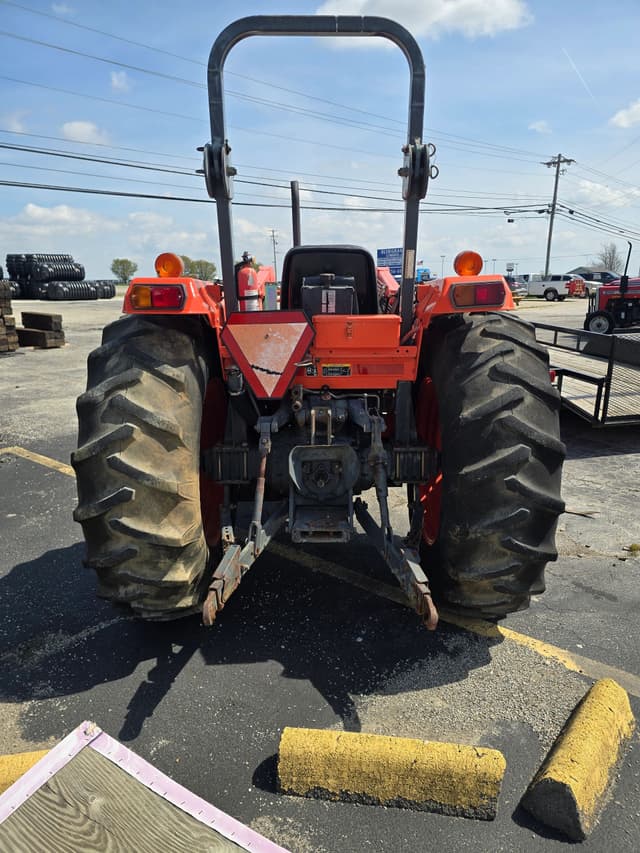 Image of Kubota M6800 equipment image 3