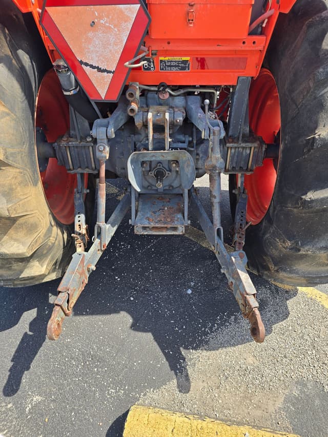 Image of Kubota M6800 equipment image 4