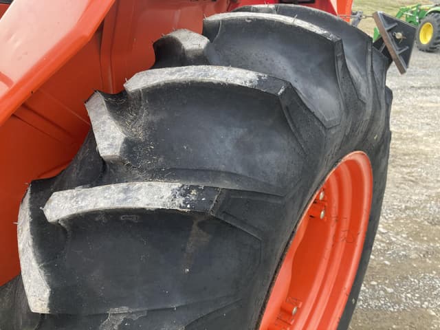 Image of Kubota M6800 equipment image 2