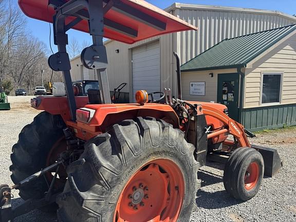 Image of Kubota M6800 equipment image 1