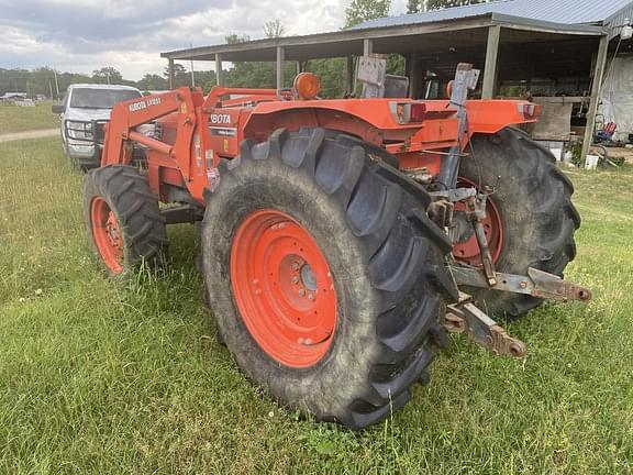 Image of Kubota M9000 equipment image 4