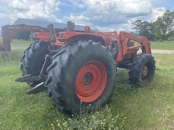 Image of Kubota M9000 equipment image 2