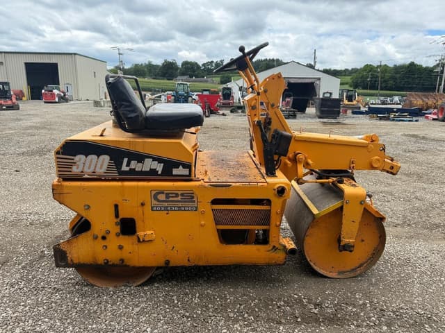 Image of LeeBoy 300 equipment image 4