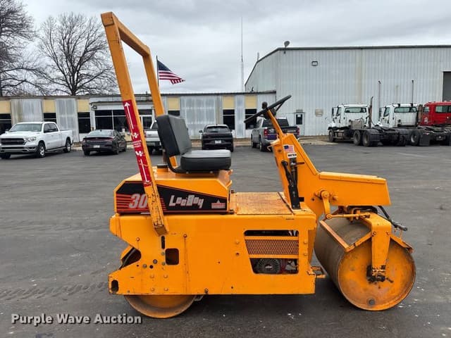 Image of LeeBoy 300 equipment image 3