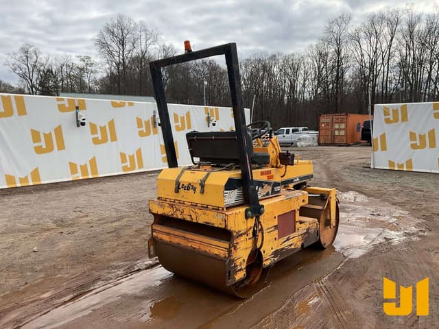 Image of LeeBoy 400 equipment image 4