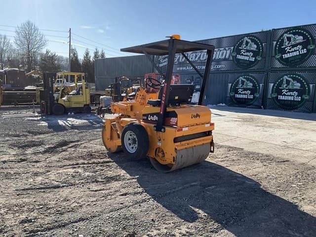 Image of LeeBoy 400 equipment image 1