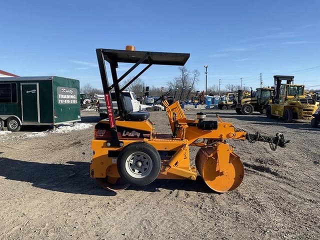 Image of LeeBoy 400 equipment image 4