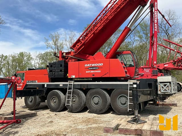 Image of Liebherr LTM1100-2 equipment image 2