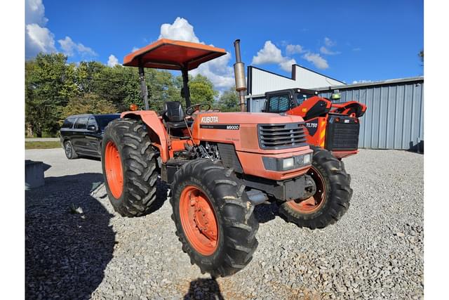 Image of Kubota M9000 equipment image 3