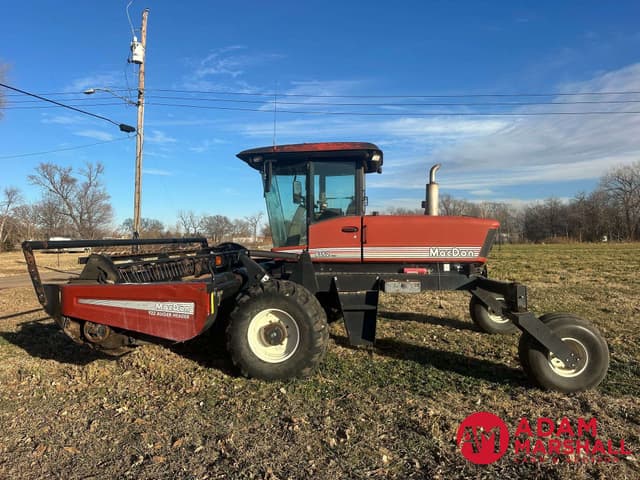 Image of MacDon 9352C equipment image 3