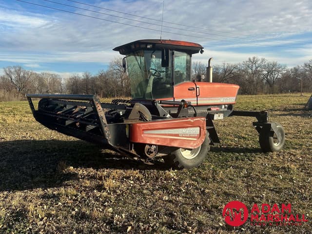 Image of MacDon 9352C equipment image 2