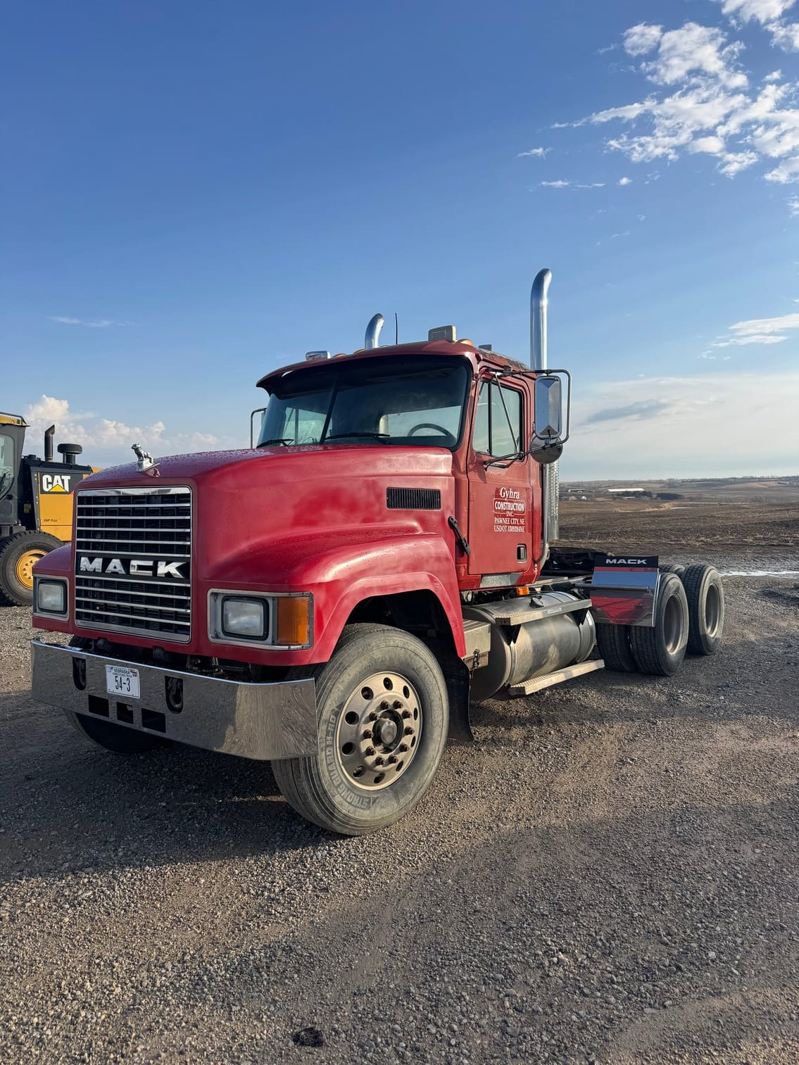2002 Mack CH600 Equipment Image0