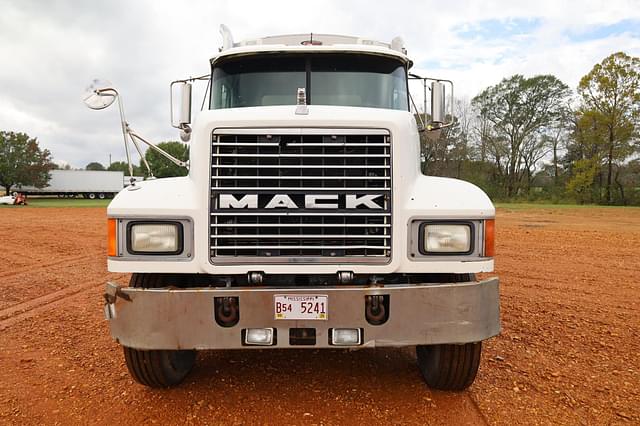 Image of Mack CH613 equipment image 2