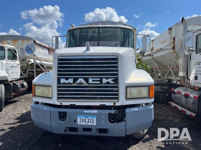 Image of Mack CH613 equipment image 1