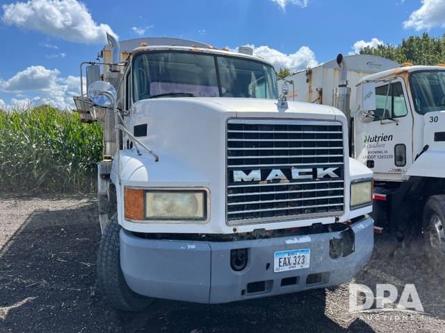Image of Mack CH613 equipment image 2