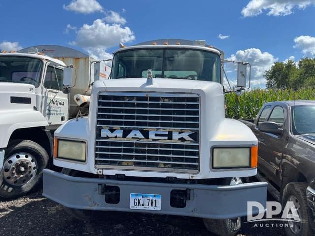 Image of Mack CH613 equipment image 1
