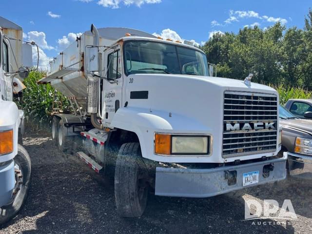 Image of Mack CH613 equipment image 2
