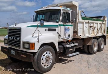 Main image Mack CH613