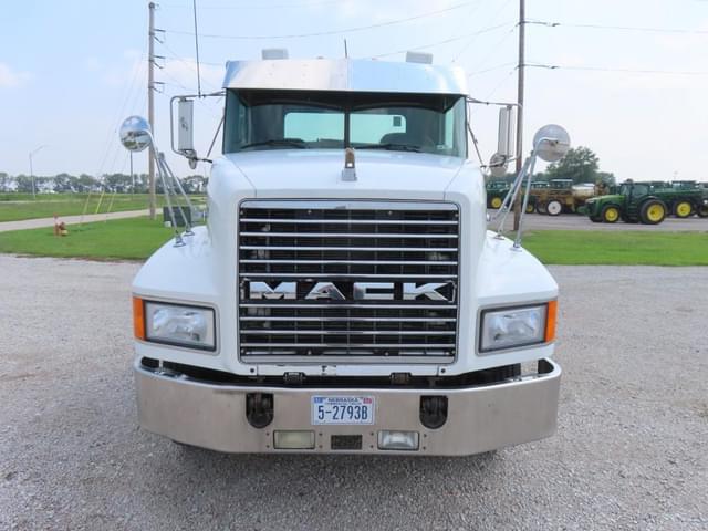 Image of Mack CH613 equipment image 2