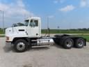 2002 Mack CH613 Image