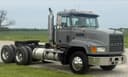 2002 Mack CH613 Image