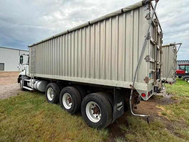 Image of Mack CX600 equipment image 2