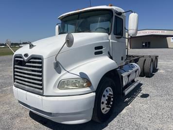 Main image Mack CX613