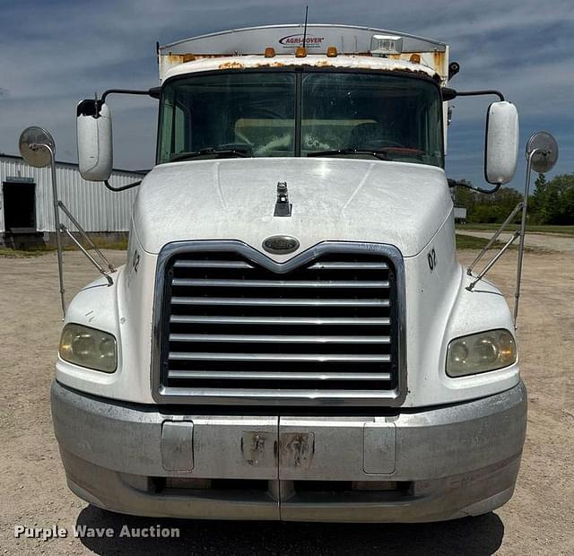 Image of Mack CX613 equipment image 1