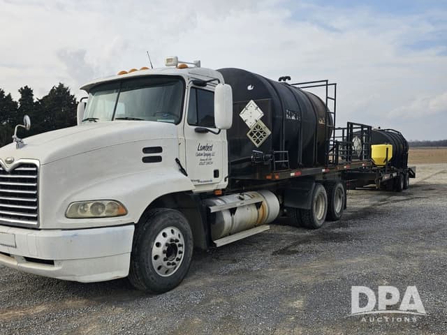 Image of Mack CX613 equipment image 2