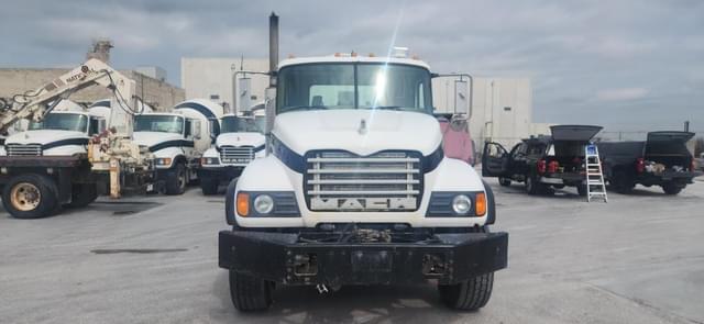 Image of Mack Granite CV713 equipment image 1