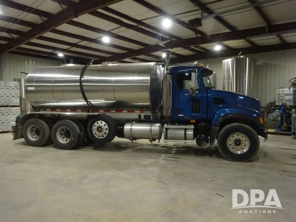 2002 Mack Granite Equipment Image0