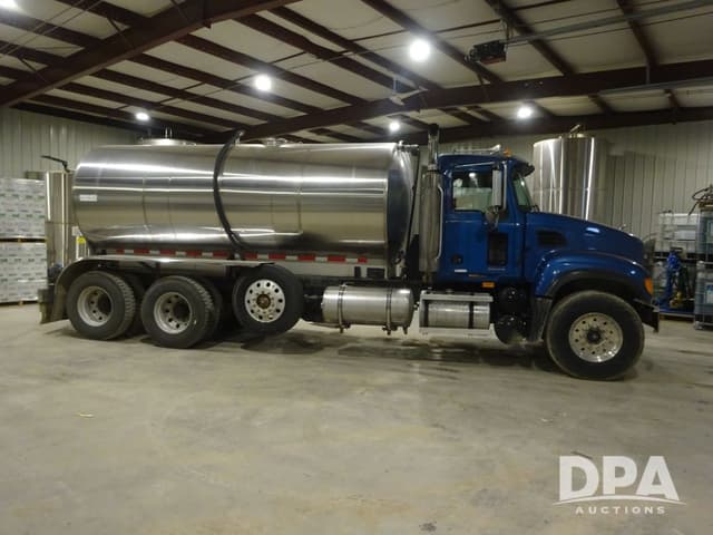 Image of Mack Granite equipment image 1