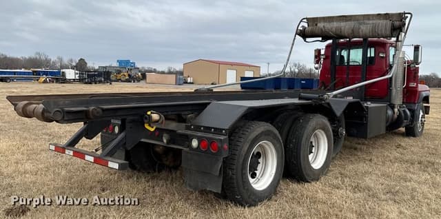 Image of Mack RD688S equipment image 4