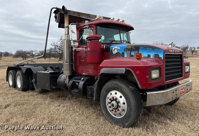 Image of Mack RD688S equipment image 2