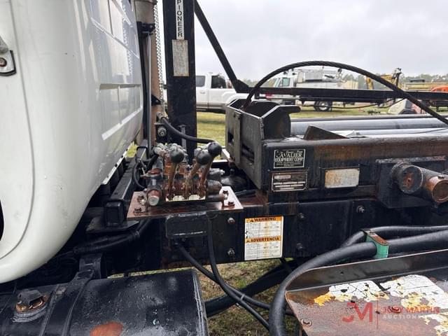 Image of Mack RD688S equipment image 4