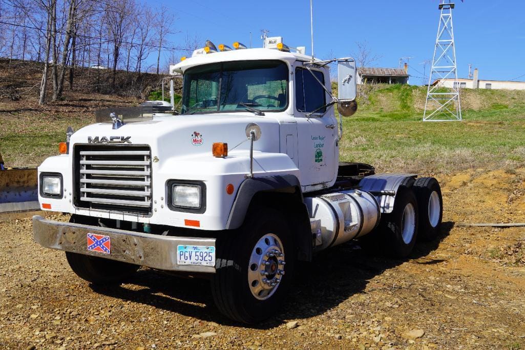 Main image Mack RD688S